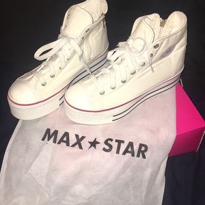 Max Star platform “converse”